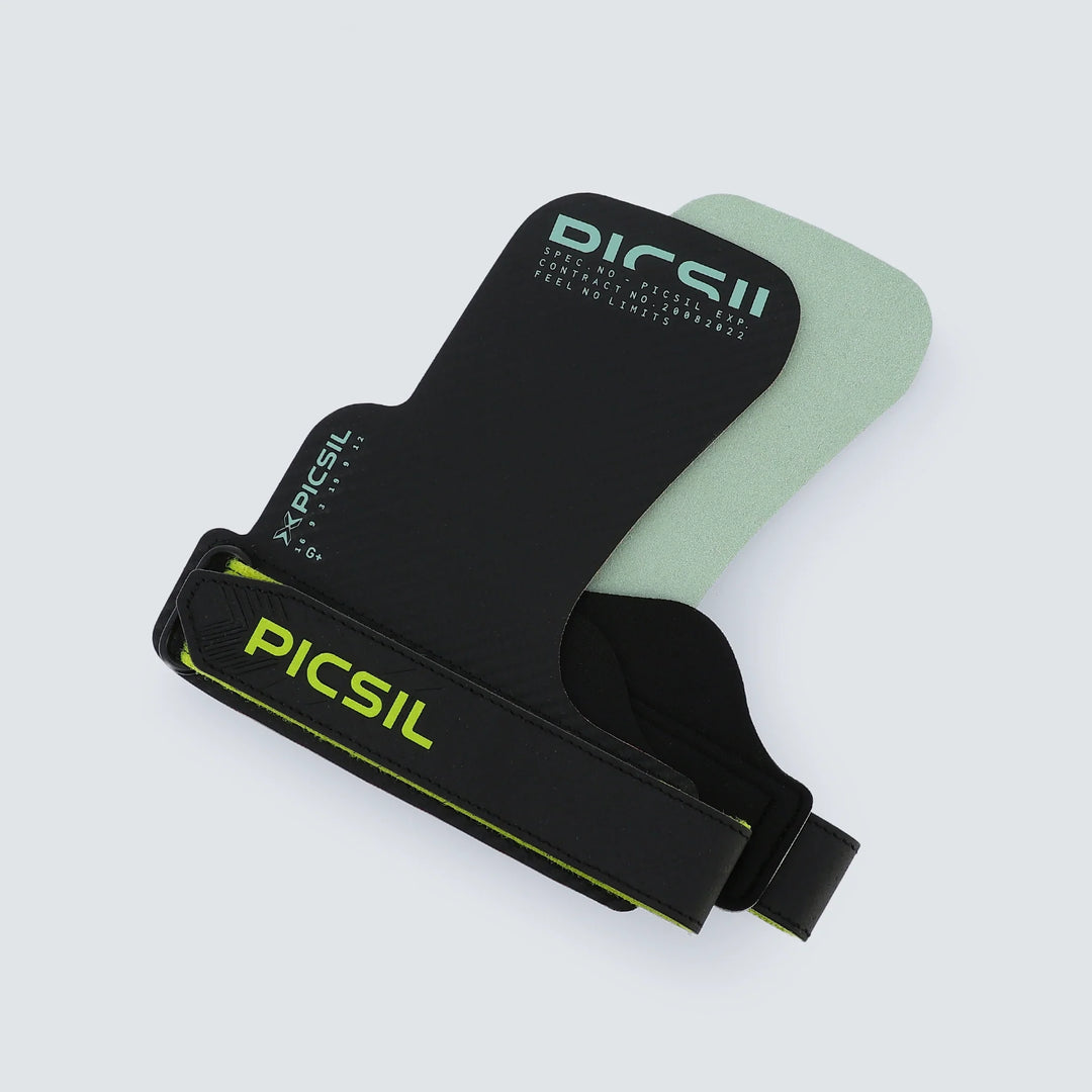 Manique - Hawk Moonless