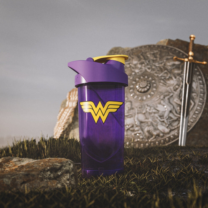 Shaker Shieldmixer® Hero Pro Wonder Woman Classic, 700 ml