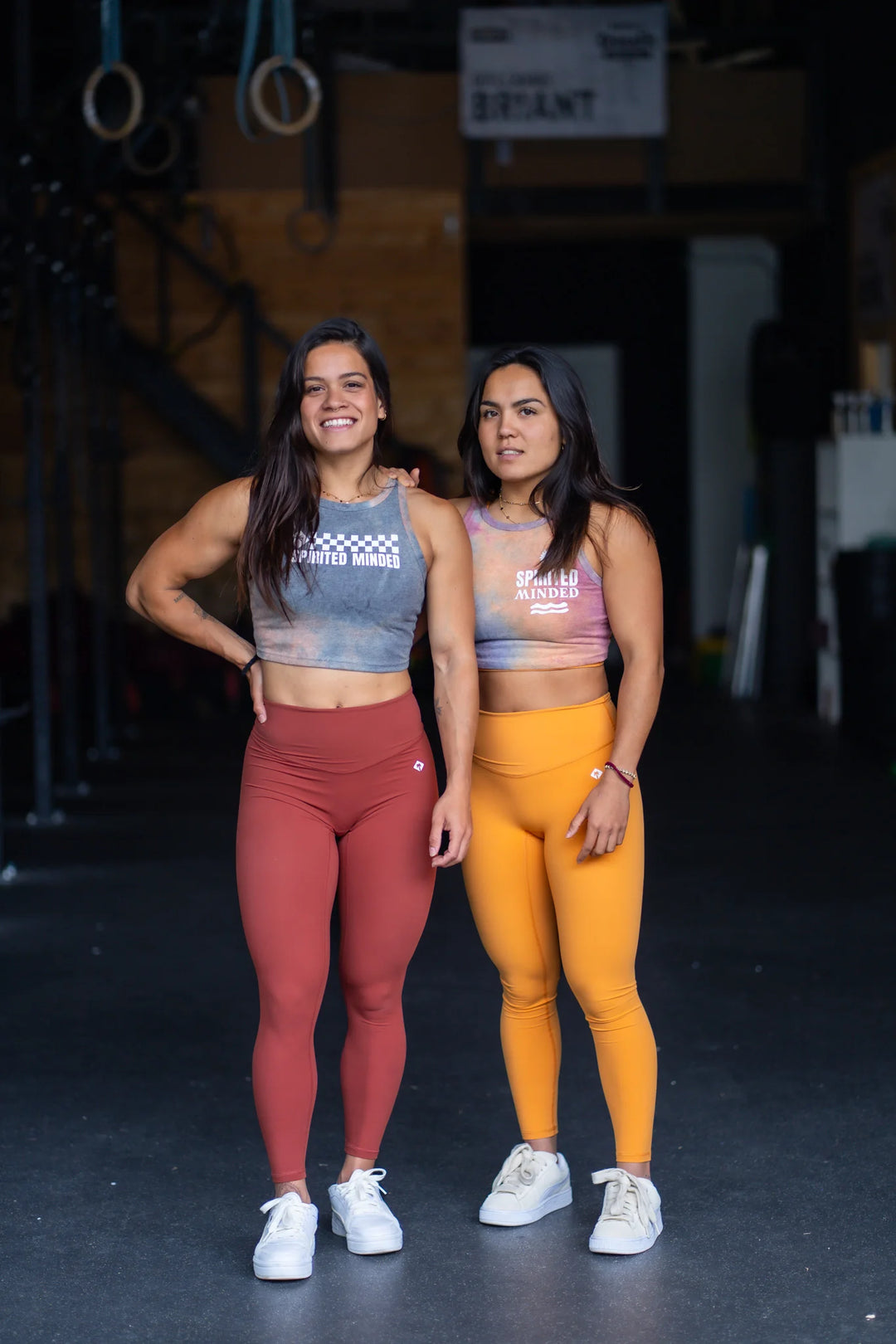 CROP-TOP - GRIS / ORANGE