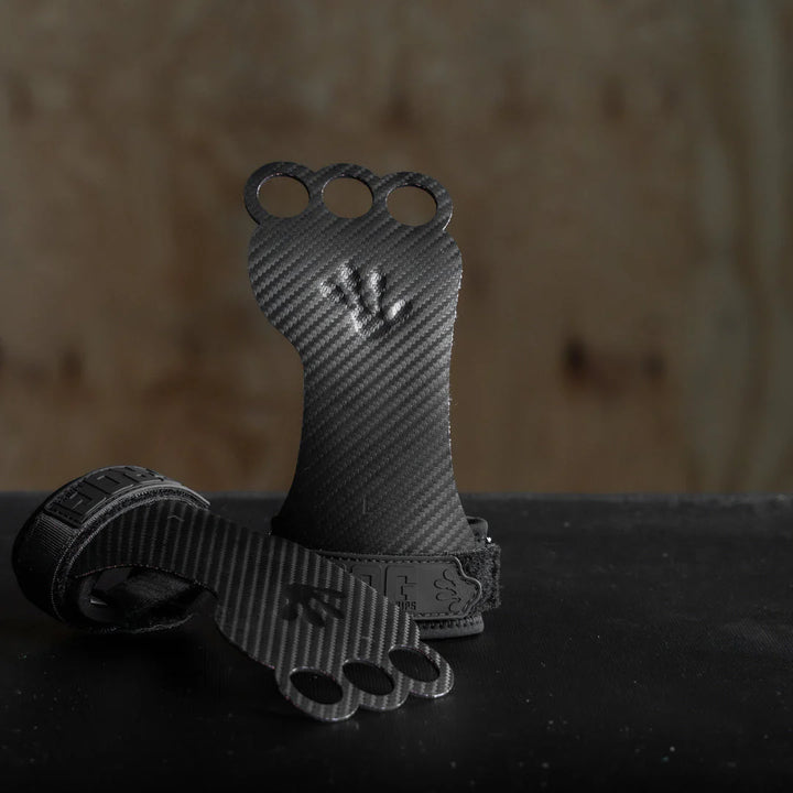 Manique ELITE GRIPS FINGER HOLES BLACK